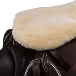 Horze Harleigh Sheepskin Seat Warmer - Off-White 5 Horze Harleigh Sheepskin Seat Warmer - Off-White -Equestrian Supplies Shop 480113 800 800