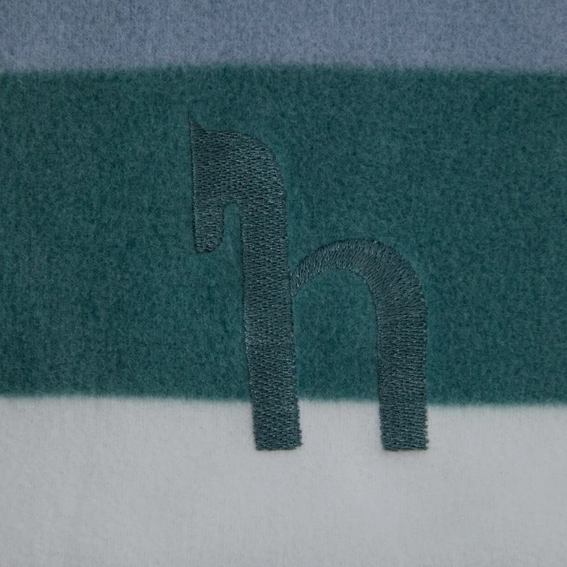 Horze Wilton Fleece Riding Blanket - Arctic/Blue Fog 4 Horze Wilton Fleece Riding Blanket - Arctic/Blue Fog - Image 2