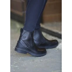 Kerrits Women's Woodstock Waterproof Barn Boots - Black -Equestrian Supplies Shop 662629 800 800